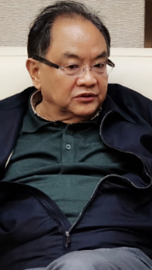 中央文史研究館館員、中國(guó)文聯(lián)原副主席、中國(guó)文藝評(píng)論家協(xié)會(huì)原主席、著名文藝評(píng)論家仲呈祥