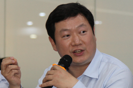 嘉實(shí)基金首席策略師、券商業(yè)務(wù)部總經(jīng)理簡(jiǎn)斌