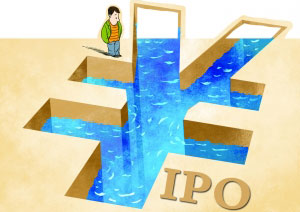 新股發(fā)行以發(fā)行人信息披露為中心，中介機(jī)構(gòu)對(duì)發(fā)行人信息披露的真實(shí)性、準(zhǔn)確性、完整性進(jìn)行把關(guān)，將證券發(fā)行人的持續(xù)盈利能力和投資價(jià)值，交由投資者和市場(chǎng)自主判斷，而監(jiān)管部門和發(fā)審委只對(duì)發(fā)行申請(qǐng)文件和信息披露內(nèi)容的合法合規(guī)性進(jìn)行審核，開啟了向注冊(cè)制的過渡。 　　武漢科技大學(xué)證券研究所所長(zhǎng)董登新：證監(jiān)會(huì)、發(fā)審委的職責(zé)有所轉(zhuǎn)變，部分行政干預(yù)有退出跡象，而將價(jià)值判斷交由投資者和市場(chǎng)，而這正是注冊(cè)制的基本精神和核心內(nèi)容之一。