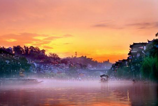 鳳凰古城　誰的城？