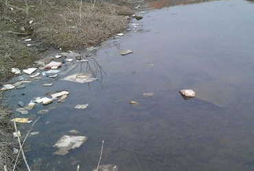 信用危機(jī)之一:水源地“垃圾圍城” 水品質(zhì)保障在哪