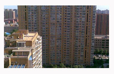 京朗琴園小區(qū)遭貼大字報(bào) 業(yè)委會(huì)主任告業(yè)主