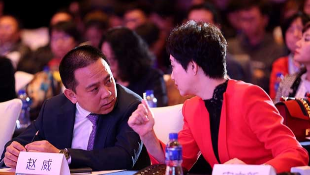 華夏幸福產(chǎn)業(yè)發(fā)展集團(tuán)總裁趙威、《英才》雜志社社長(zhǎng)宋立新現(xiàn)場(chǎng)交流