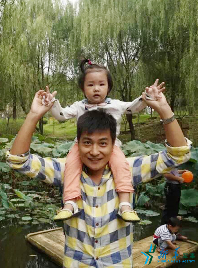 &uarr;資料圖片：張超與女兒合影。