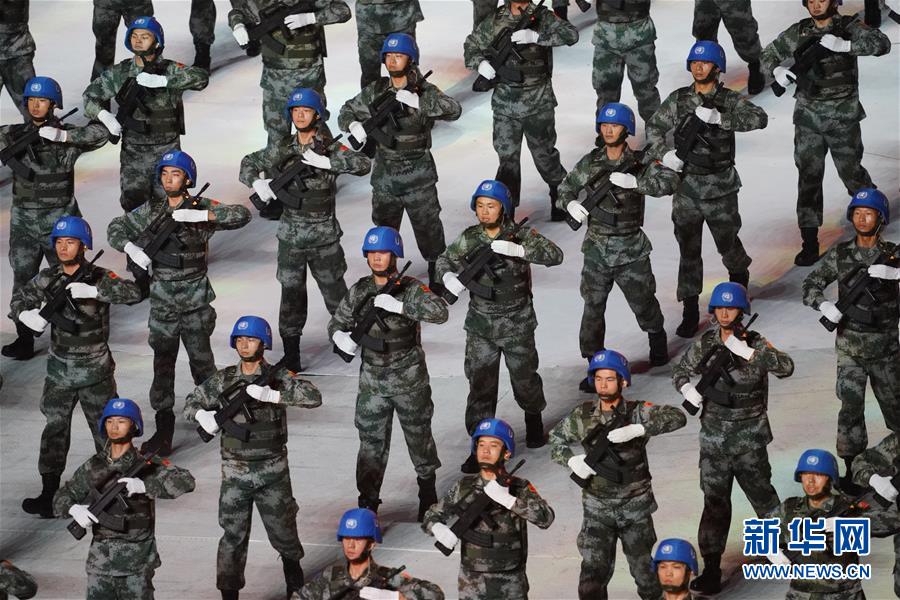 （新華全媒頭條&middot;圖文互動(dòng)）（5）和平之光閃耀軍運(yùn)&mdash;&mdash;第七屆世界軍人運(yùn)動(dòng)會(huì)開(kāi)幕式側(cè)記