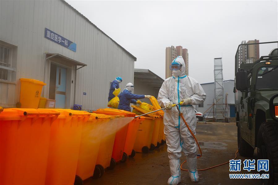 （一線抗疫群英譜&middot;圖文互動）（1）二級軍士長張鵬飛：&ldquo;兵王&rdquo;在此　有我無毒