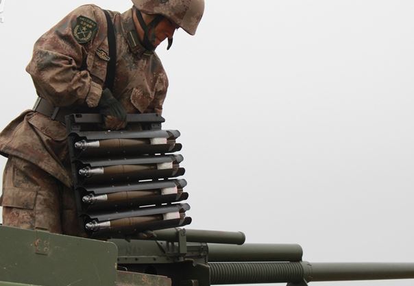 見過給火炮壓彈夾嗎？