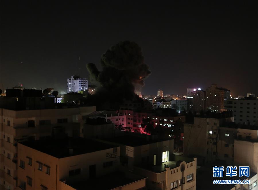 (國(guó)際)(8)以色列軍方大規(guī)模轟炸加沙地帶軍事目標(biāo)