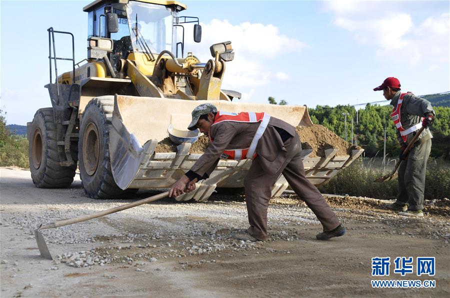 （十九大時光&middot;圖文互動）（5）變革不平凡　奮進新時代&mdash;&mdash;來自基層蹲點現(xiàn)場的報道