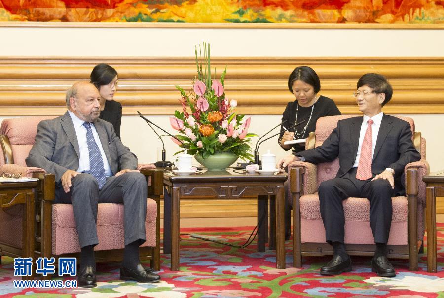 9月5日，中共中央政治局委員、中央政法委書記孟建柱在北京中南海會(huì)見(jiàn)國(guó)際法院院長(zhǎng)亞伯拉罕。 新華社記者 黃敬文 攝 