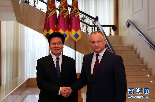 (XHDW)(1)摩爾多瓦總統(tǒng)多東、總理菲利普會見張春賢