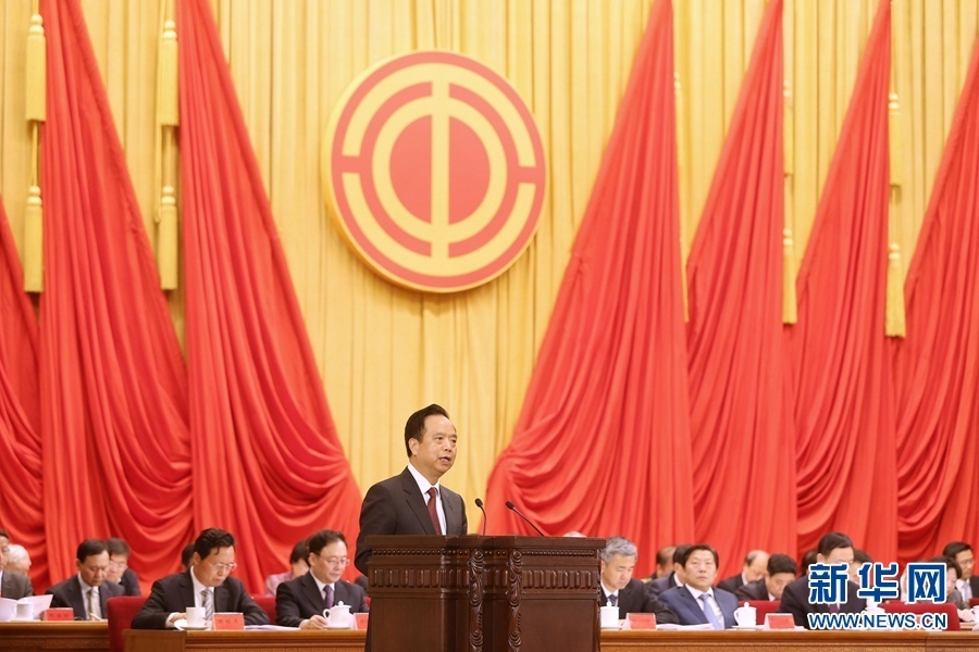 4月27日，慶祝&ldquo;五一&rdquo;國際勞動(dòng)節(jié)暨全國五一勞動(dòng)獎(jiǎng)和全國工人先鋒號(hào)表彰大會(huì)在北京人民大會(huì)堂舉行。中共中央政治局委員、中華全國總工會(huì)主席李建國出席大會(huì)并講話。新華社記者 才揚(yáng) 攝 