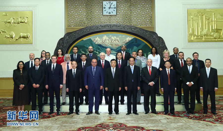 6月7日，中共中央政治局常委、中央書記處書記劉云山在北京會(huì)見金磚國(guó)家媒體高端論壇的媒體代表。新華社記者 謝環(huán)馳 攝