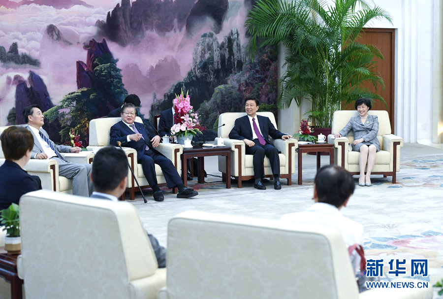 9月20日，國家副主席李源潮在北京會見由黨的最高顧問、前眾議長橫路孝弘率領的日本民進黨政治家代表團。 新華社記者 張領 攝 