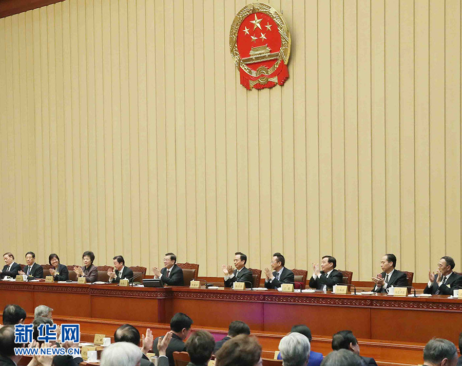 2月24日，全國人大常委會委員長張德江在北京主持十二屆全國人大常委會第三十三次會議閉幕會。在會議完成各項表決事項后，張德江發(fā)表講話。新華社記者 劉衛(wèi)兵 攝