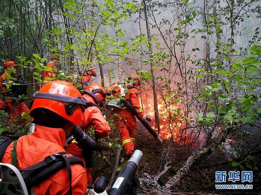 (XHDW)(1)內(nèi)蒙古大興安嶺原始林區(qū)雷擊火蔓延 近4000人趕赴火場撲救