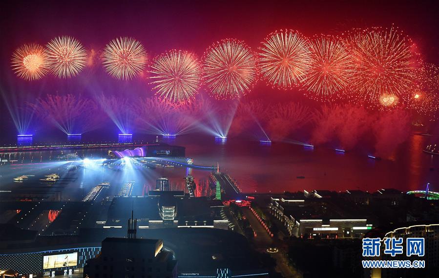 （新華全媒頭條&middot;上合青島峰會(huì)&middot;圖文互動(dòng)）（5）攜手前進(jìn)，開(kāi)啟上合發(fā)展新征程 &mdash;&mdash;習(xí)近平主席主持上合組織青島峰會(huì) 并舉行系列活動(dòng)紀(jì)實(shí)