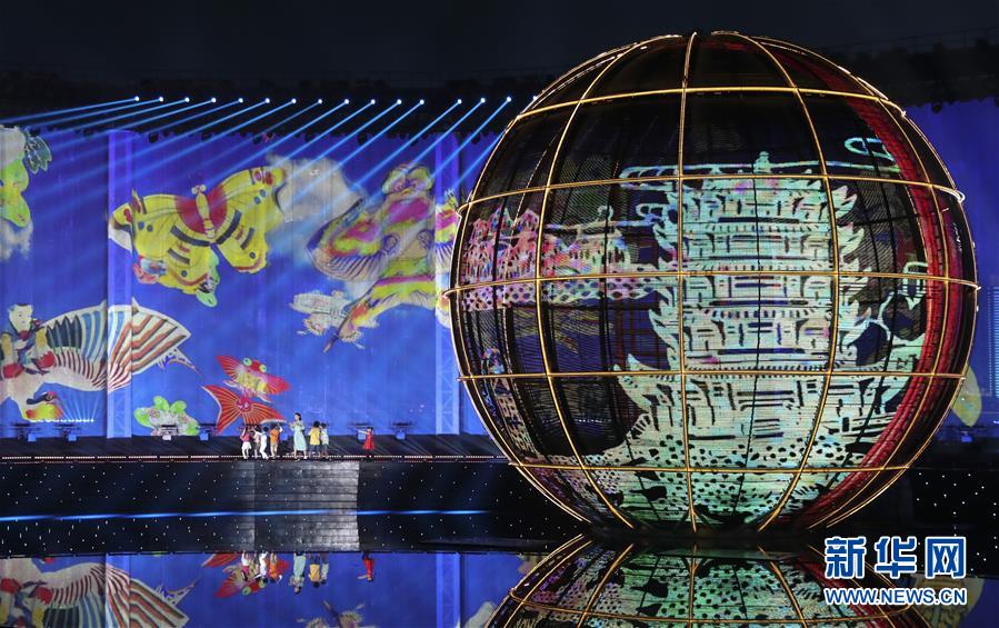 （新華全媒頭條&middot;上合青島峰會(huì)&middot;圖文互動(dòng)）（3）攜手前進(jìn)，開(kāi)啟上合發(fā)展新征程 &mdash;&mdash;習(xí)近平主席主持上合組織青島峰會(huì) 并舉行系列活動(dòng)紀(jì)實(shí)