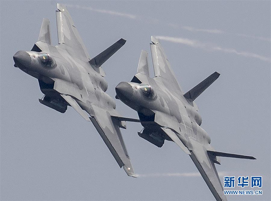 (軍事)(1)殲-20戰(zhàn)機(jī)進(jìn)行展示 震撼獻(xiàn)禮空軍成立紀(jì)念日
