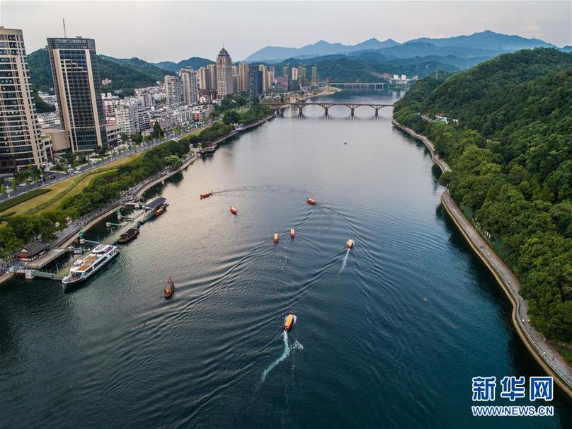 （新華全媒頭條&middot;圖文互動）（5）創(chuàng)造新的更大奇跡&mdash;&mdash;黨的十八屆三中全會召開五周年述評