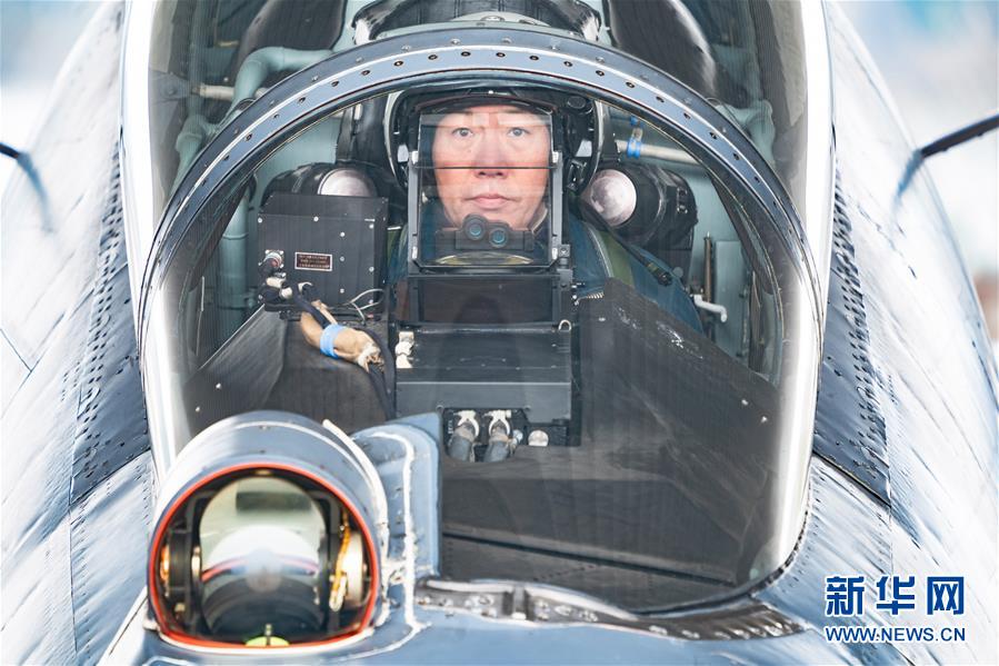 （新華全媒頭條&middot;圖文互動）（2）戰(zhàn)鷹，為祖國奮飛&mdash;&mdash;記空軍航空兵某旅旅長、特級飛行員郝井文