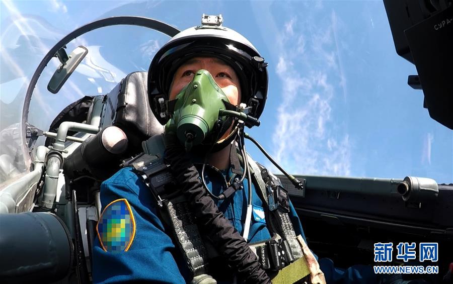 （新華全媒頭條&middot;圖文互動）（6）戰(zhàn)鷹，為祖國奮飛&mdash;&mdash;記空軍航空兵某旅旅長、特級飛行員郝井文