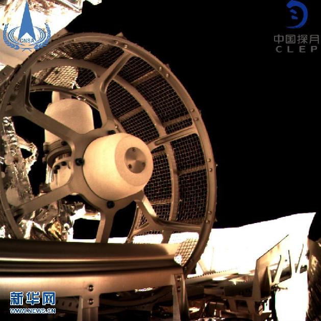 (圖文互動(dòng))(2)嫦娥四號(hào)著陸器與巡視器成功分離 玉兔二號(hào)順利駛抵月背
