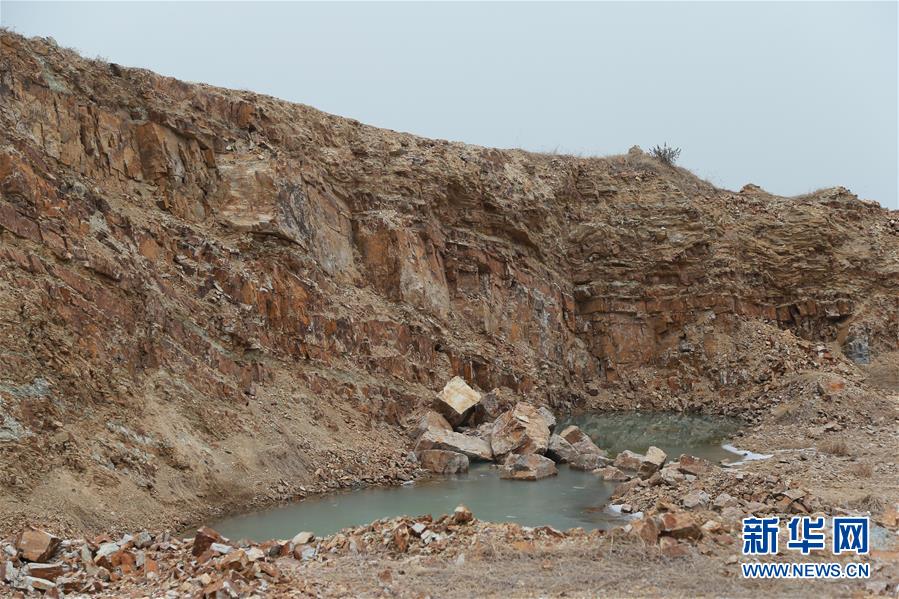 （新華視點&middot;圖文互動）（1）挖掘作業(yè)距漢墓中心僅20米，村民住房出現裂縫&hellip;&hellip;&ldquo;造地&rdquo;如何變挖山？