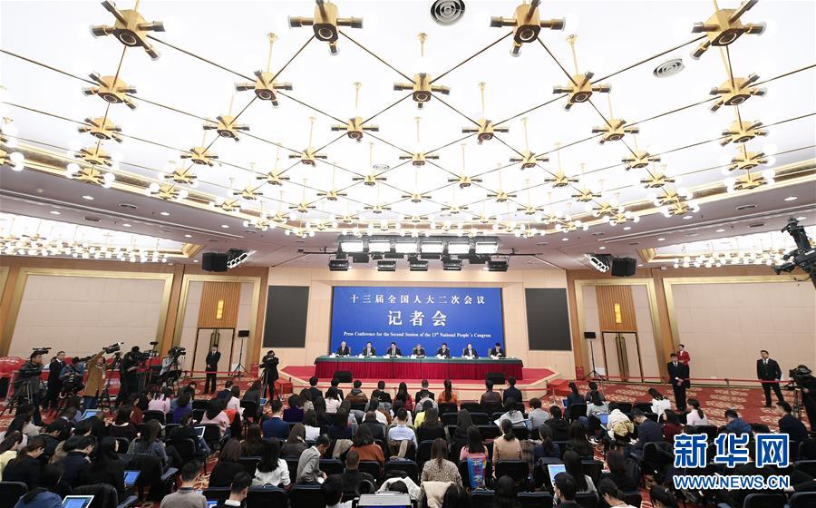 （兩會&middot;XHDW）（16）全國人大相關(guān)負責人就&ldquo;人大立法工作&rdquo;答記者問