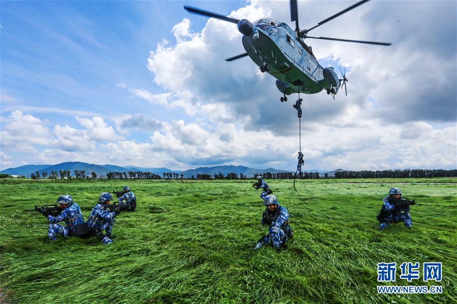 （人民海軍70年&middot;新華全媒頭條&middot;圖文互動）（11）向著深藍出發(fā)&mdash;&mdash;獻給人民海軍成立70周年