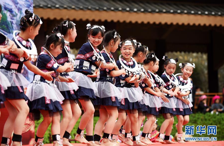 （壯麗70年&middot;奮斗新時(shí)代&middot;圖文互動(dòng)）（11）奮進(jìn)的阿妹戚托&mdash;&mdash;貴州三寶彝族鄉(xiāng)整鄉(xiāng)搬遷見(jiàn)聞