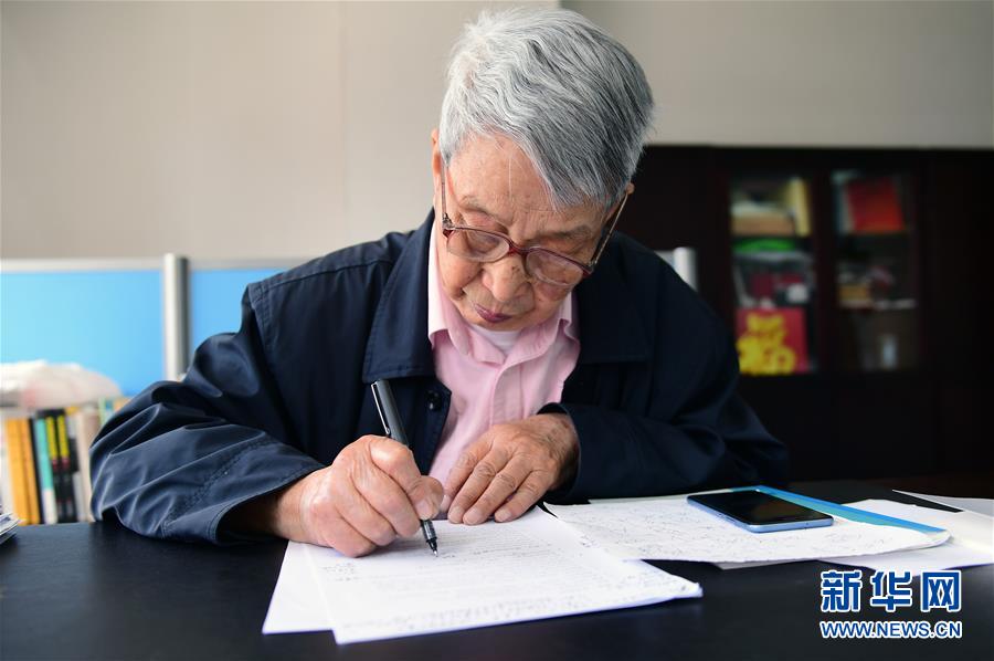 (新華全媒頭條·圖文互動(dòng))(8)追光者——“長光人”的報(bào)國故事