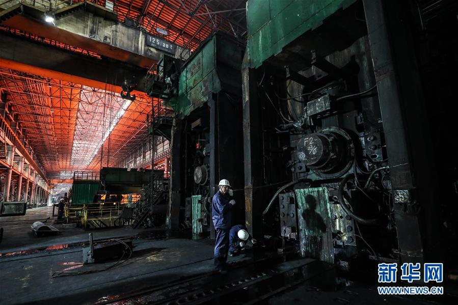 (新華全媒頭條·圖文互動(dòng))(8)一曲壯麗的鋼鐵史詩——鞍鋼與共和國風(fēng)雨同行70載實(shí)錄