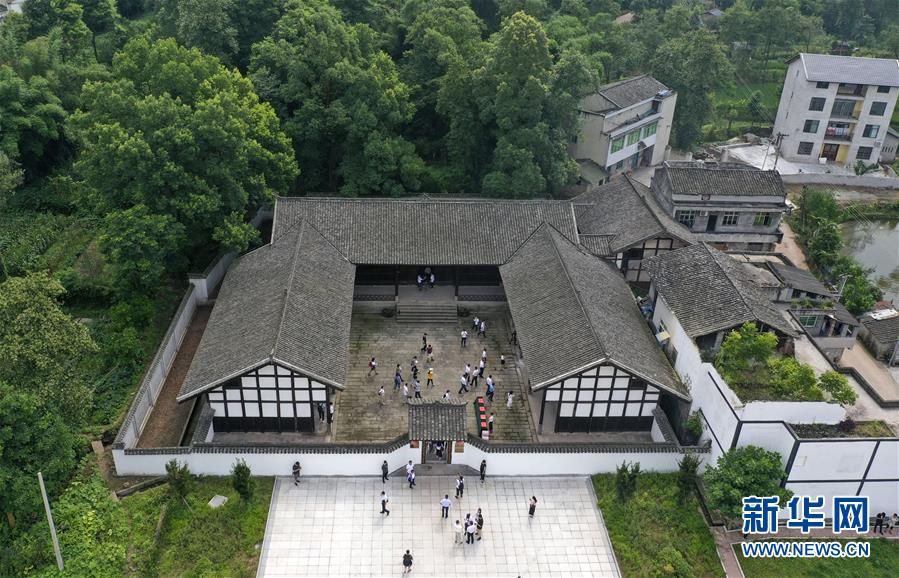 （壯麗70年&middot;奮斗新時(shí)代&mdash;&mdash;記者再走長(zhǎng)征路&middot;圖文互動(dòng)）（2）一塊懷表的革命傳承：給王良將軍的一封信