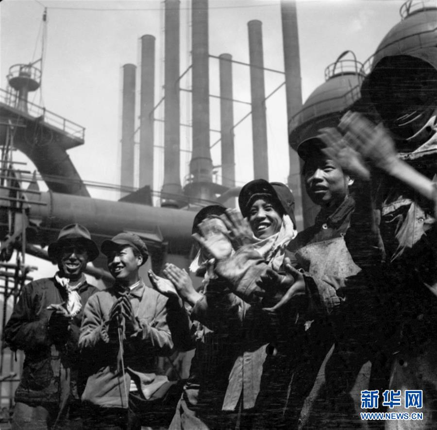 (新華全媒頭條·圖文互動)(4)億萬人民的奮斗史詩——獻(xiàn)給共和國70年光輝歷史的創(chuàng)造者