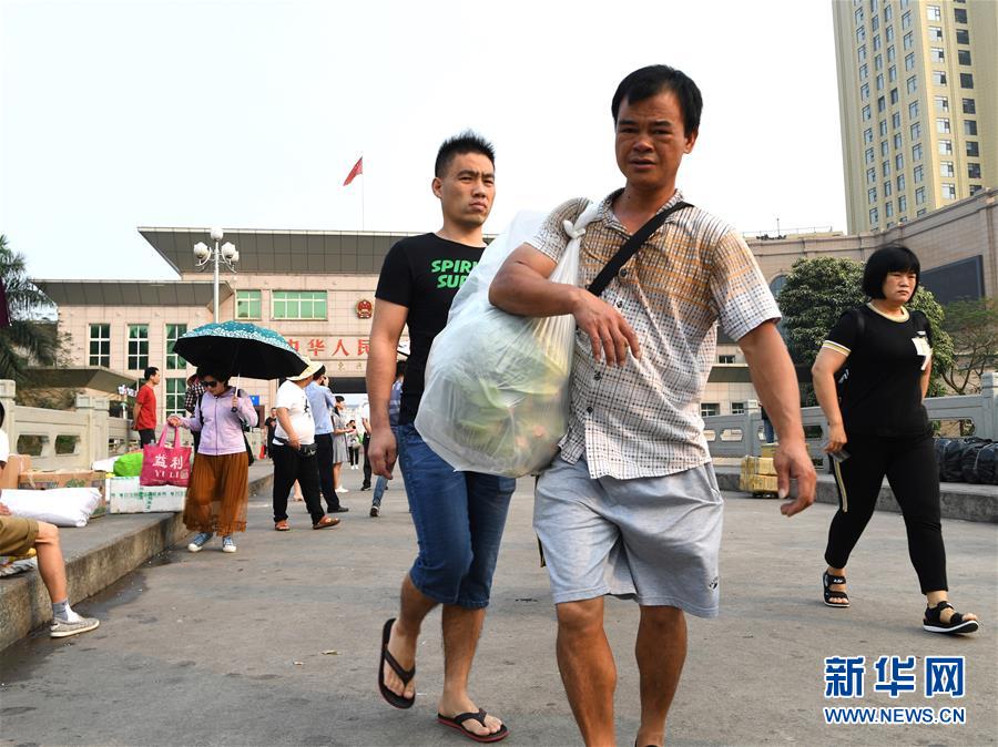 (壯麗70年·奮斗新時代——共和國發(fā)展成就巡禮·圖文互動)(1)壯美廣西70年:走活開放新棋局 勠力共圓復(fù)興夢
