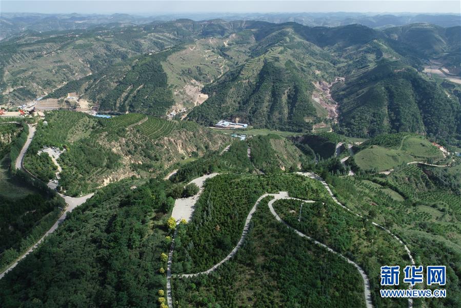 （新華全媒頭條&middot;壯麗70年&middot;奮斗新時(shí)代&mdash;&mdash;記者再走長(zhǎng)征路&middot;圖文互動(dòng)）（8）紅星，從這里照耀中國(guó)&mdash;&mdash;陜北見(jiàn)證中國(guó)革命的歷史轉(zhuǎn)折