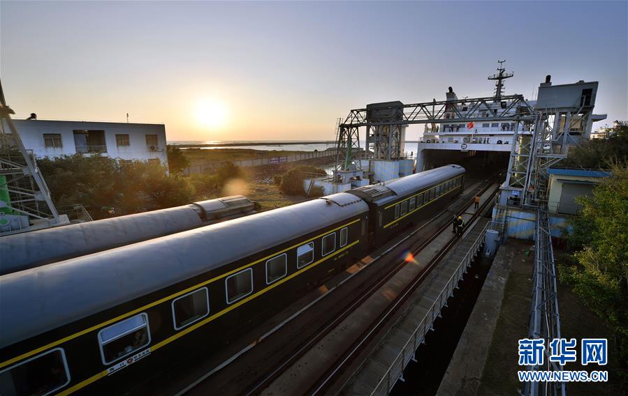 （壯麗70年&middot;奮斗新時代&mdash;&mdash;共和國發(fā)展成就巡禮）（11）人暢其行、貨暢其流&mdash;&mdash;共和國交通運輸業(yè)發(fā)展成就巡禮