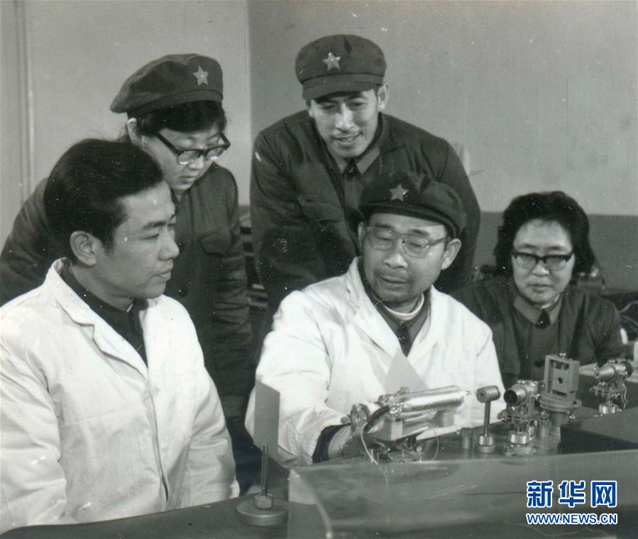 （愛國情 奮斗者&middot;圖文互動）（1）永不停轉(zhuǎn)的&ldquo;陀螺&rdquo;&mdash;&mdash;追記中國工程院院士、國防科技大學教授高伯龍