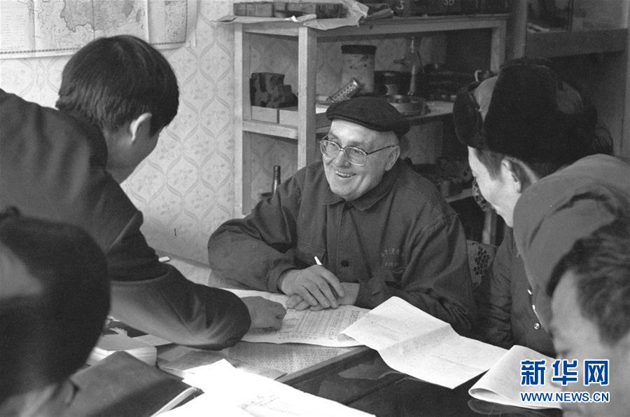 （新華全媒頭條&middot;圖文互動(dòng)）（8）特稿：聆聽歷史腳步&mdash;&mdash;歐洲檔案見證中華民族踏上復(fù)興之路