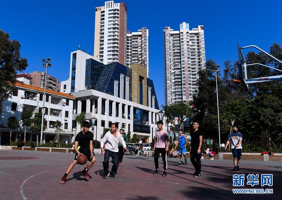 （在習(xí)近平新時(shí)代中國(guó)特色社會(huì)主義思想指引下&mdash;&mdash;新時(shí)代新作為新篇章&middot;總書記關(guān)切開放事&middot;圖文互動(dòng)）（4）以開放作楫 揚(yáng)創(chuàng)新之帆&mdash;&mdash;深圳&ldquo;先行示范&rdquo;再啟航