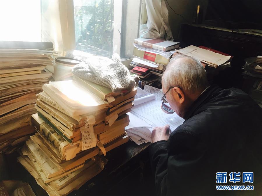 （新華全媒頭條&middot;圖文互動(dòng)）（10）滄海橫流 信仰彌堅(jiān)&mdash;&mdash;記共產(chǎn)黨員、湘潭大學(xué)九旬教授滄南