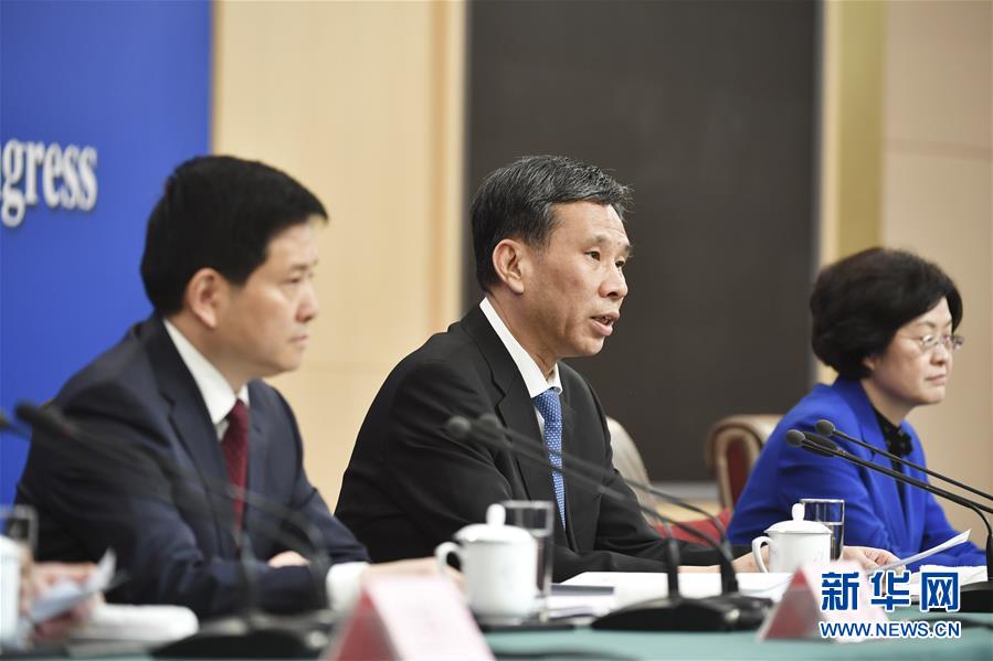 （兩會(huì)）（4）財(cái)政部部長(zhǎng)劉昆等就&ldquo;財(cái)稅改革和財(cái)政工作&rdquo;答記者問