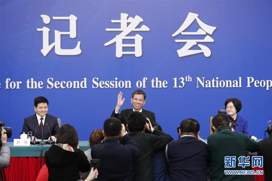 （兩會(huì)&middot;XHDW）（2）財(cái)政部部長(zhǎng)劉昆等就&ldquo;財(cái)稅改革和財(cái)政工作&rdquo;答記者問