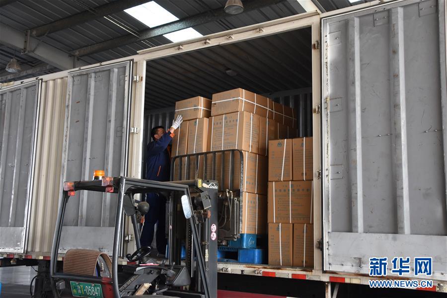 （圖文互動）（1）爭分奪秒，為了那千公里之外的馳援&mdash;&mdash;急需防疫物資天津復(fù)工復(fù)產(chǎn)一線見聞