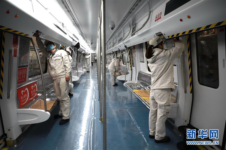 （圖文互動）（3）吃粉擼串，商圈&ldquo;打卡&rdquo;，動車出廠&mdash;&mdash;湖南&ldquo;標簽&rdquo;復蘇記