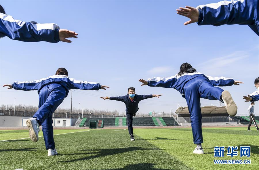 （圖文互動(dòng)）（8）&ldquo;早&rdquo;安同學(xué)，&ldquo;早&rdquo;安老師！&mdash;&mdash;新疆初高中畢業(yè)班復(fù)課一周回訪見聞