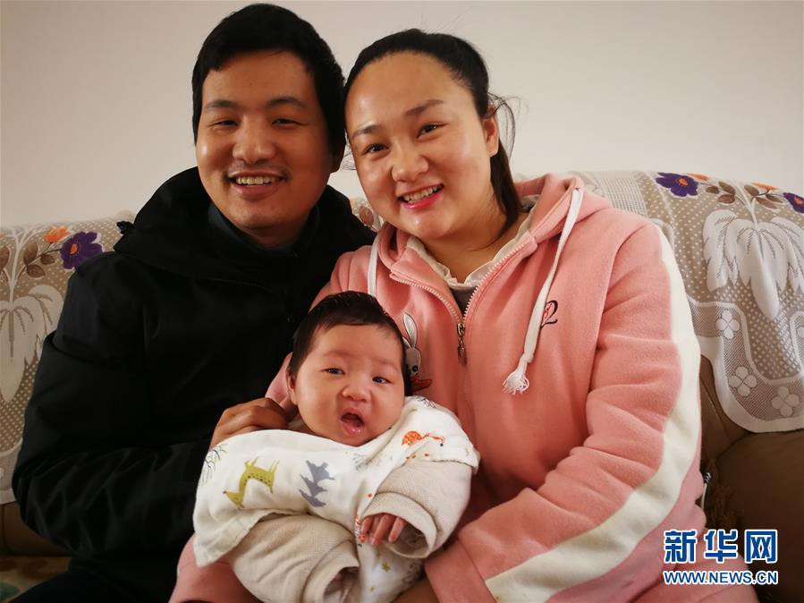 （一線抗疫群英譜&middot;圖文互動）（6）羅文浩：&ldquo;女兒，你的名字里有溫暖，有榮光！&rdquo;