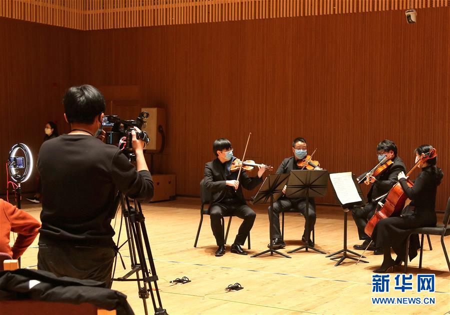 （中國經(jīng)濟新觀察&middot;圖文互動）（3）&ldquo;云端&rdquo;上演新場景&mdash;&mdash;新型消費激活發(fā)展新動能