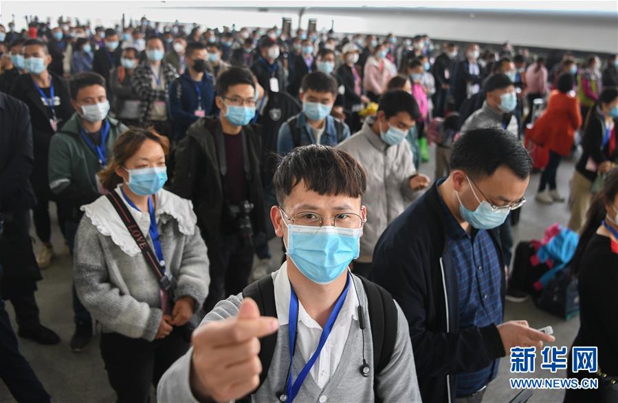 （新華全媒頭條&middot;圖文互動）（1）在艱難中重啟 在陣痛中復(fù)蘇&mdash;&mdash;湖北推動安全有序復(fù)工復(fù)產(chǎn)掃描